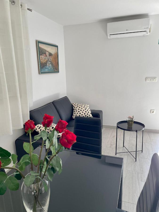 Apartment Paulina Трогір Екстер'єр фото