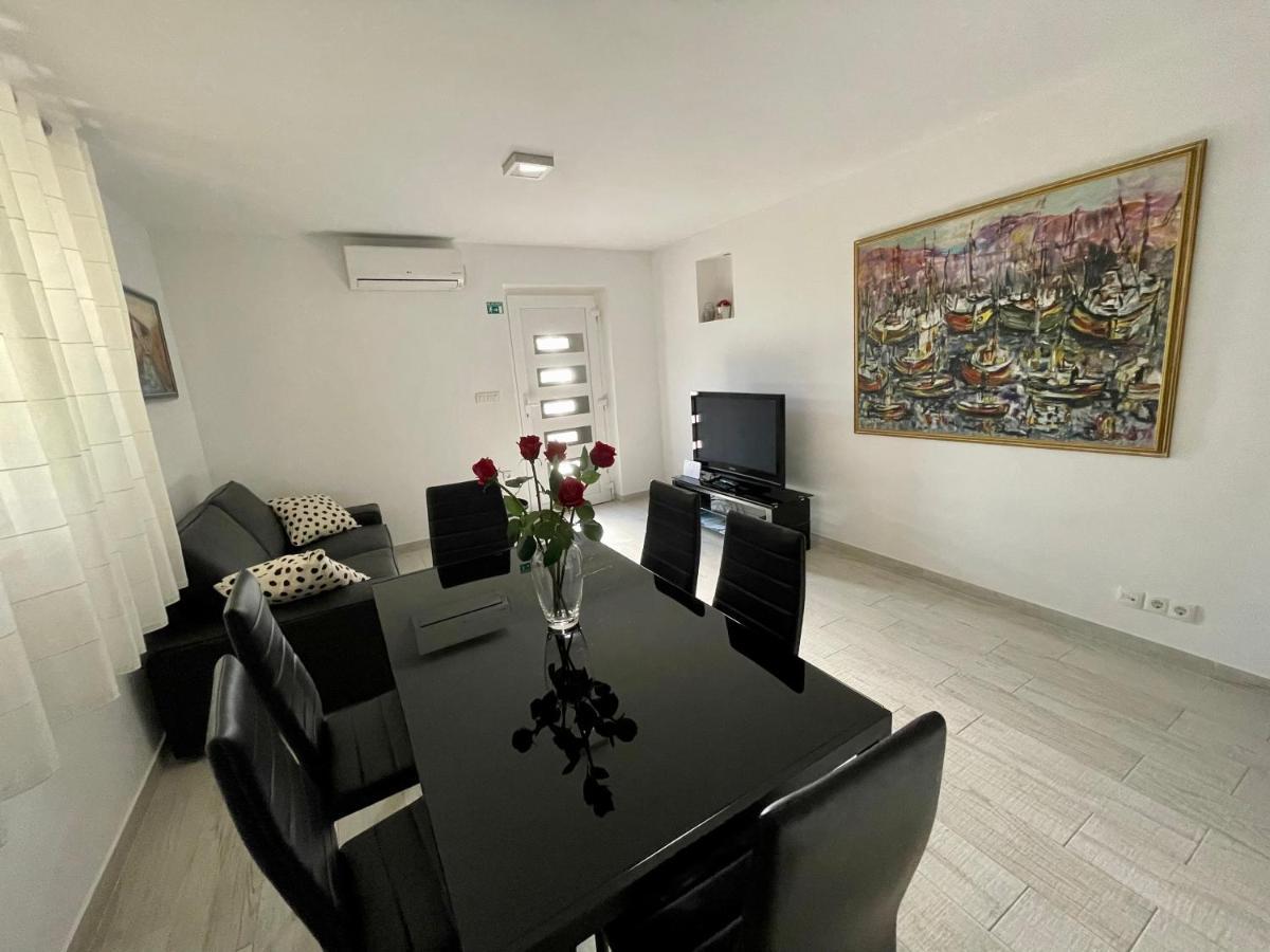 Apartment Paulina Трогір Екстер'єр фото