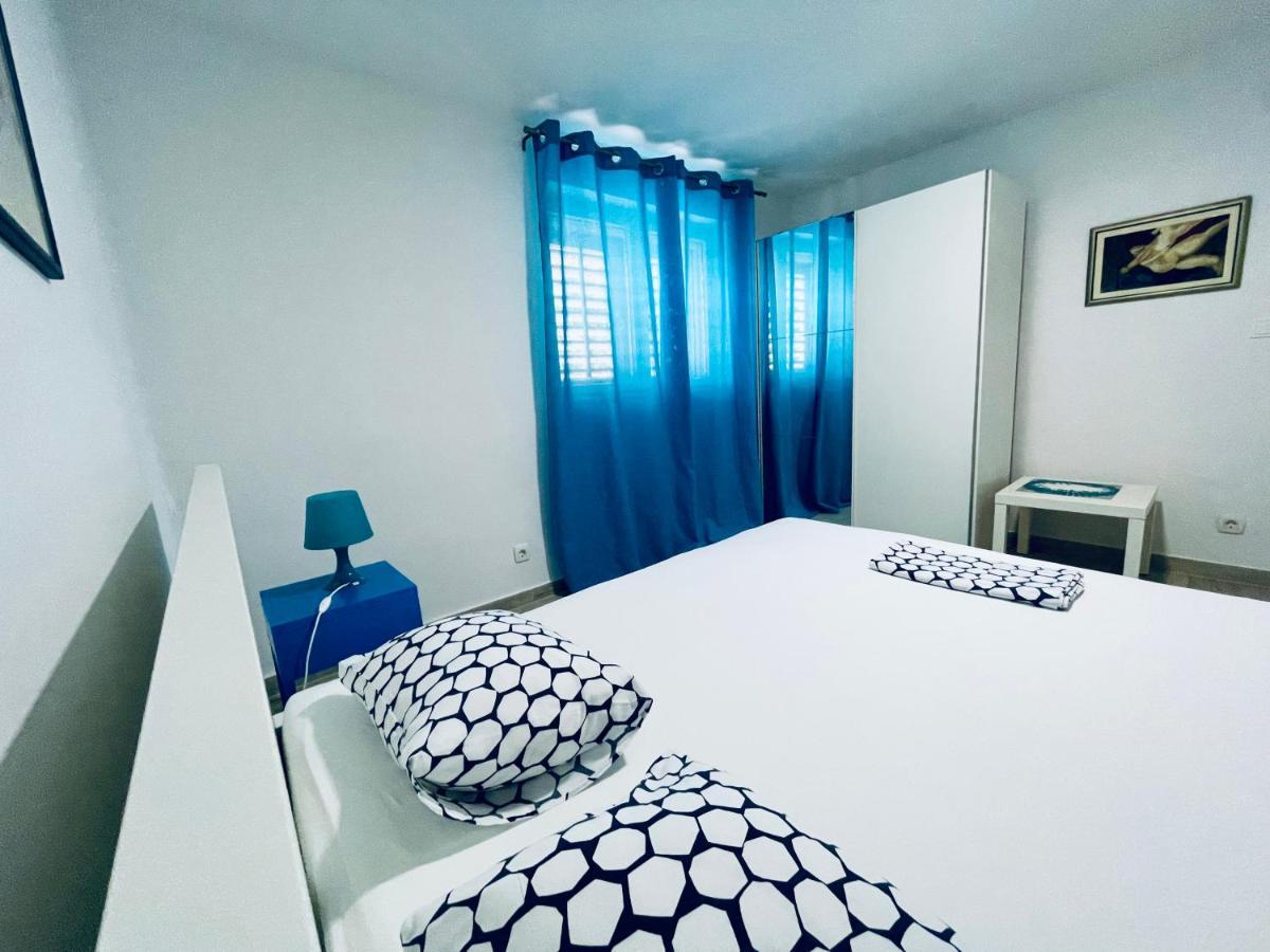 Apartment Paulina Трогір Екстер'єр фото