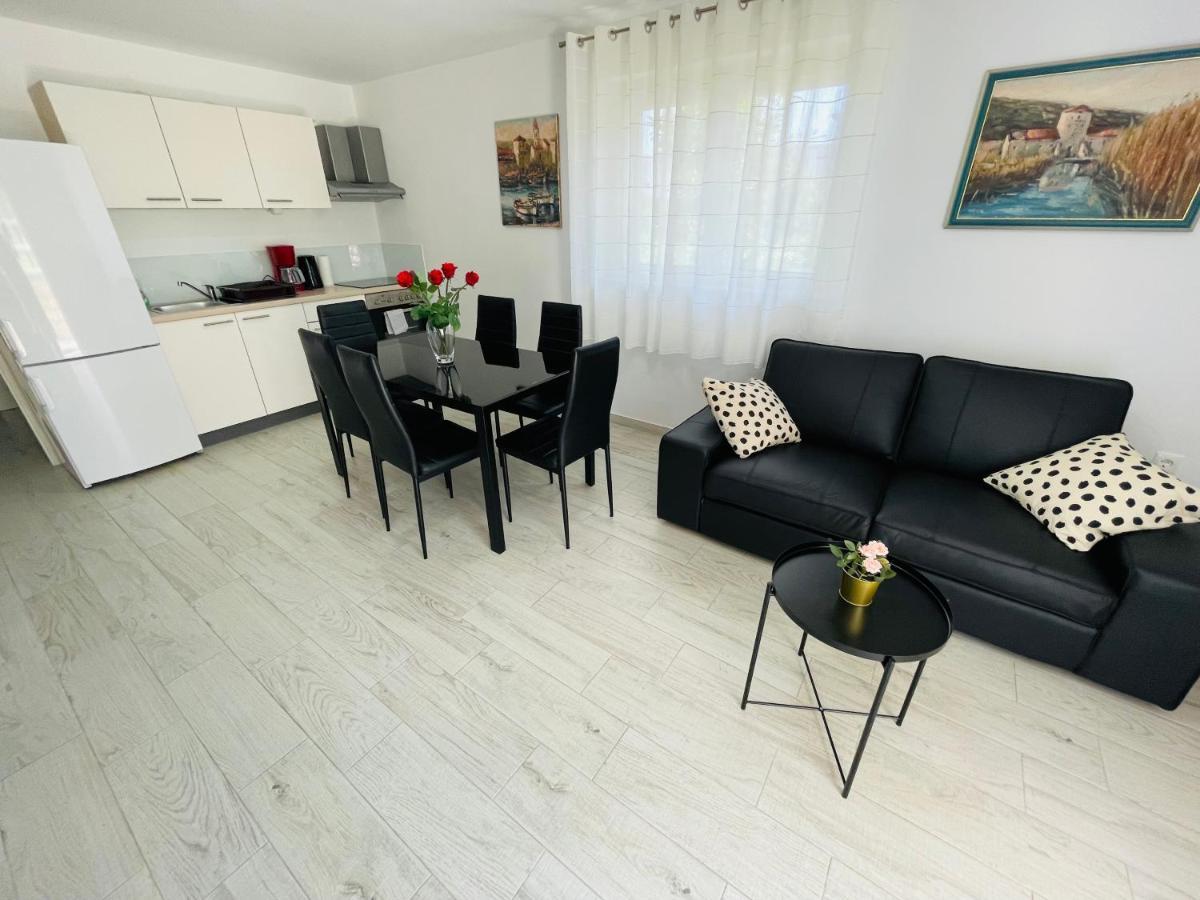 Apartment Paulina Трогір Екстер'єр фото