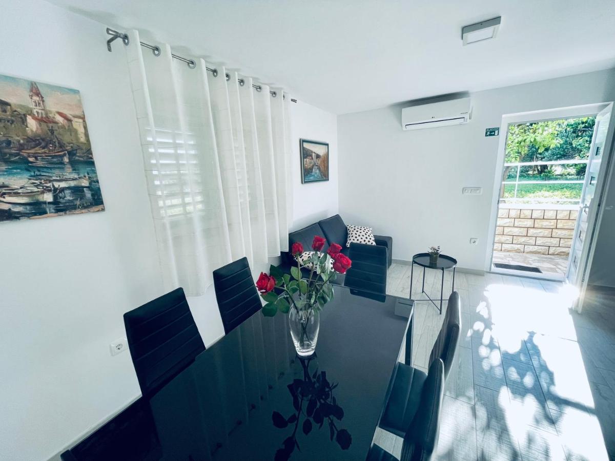 Apartment Paulina Трогір Екстер'єр фото