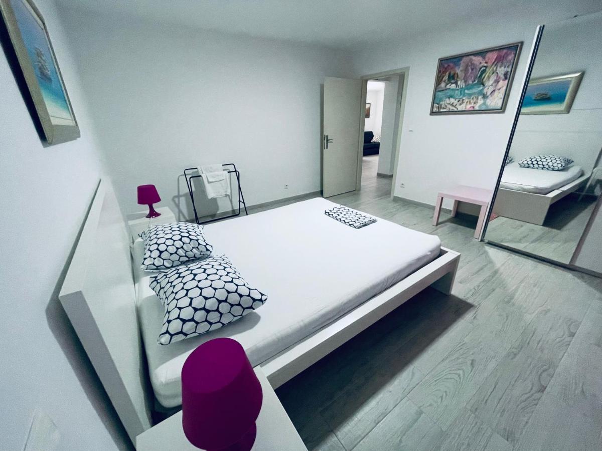 Apartment Paulina Трогір Екстер'єр фото