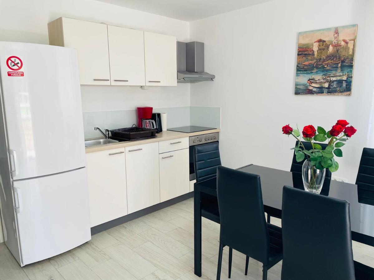 Apartment Paulina Трогір Екстер'єр фото