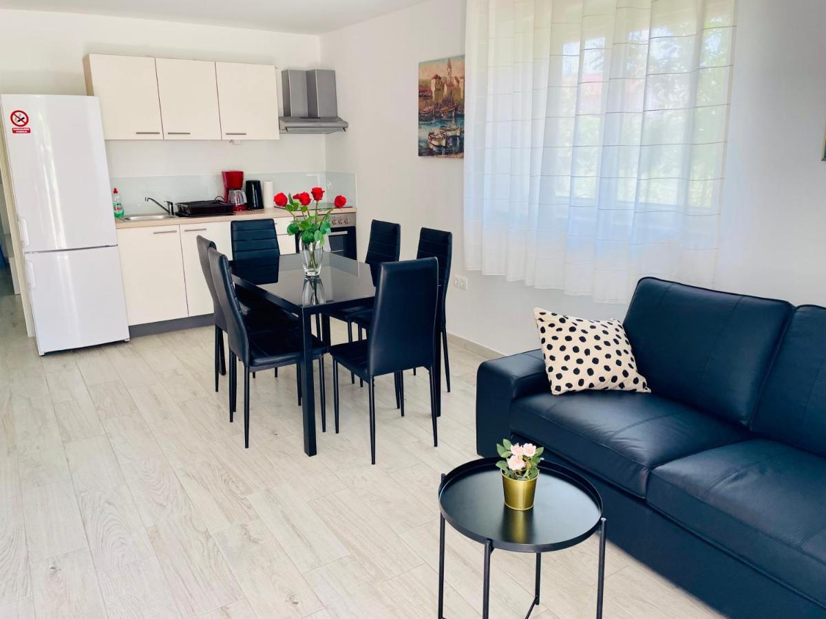 Apartment Paulina Трогір Екстер'єр фото